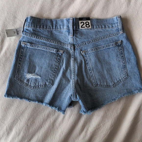 GAP Denim/Jean Shorts - Never Worn - Picture 3 of 3